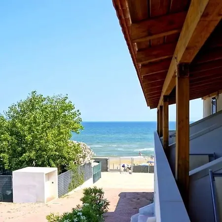 Alga Blu Sul Mare Bed & Breakfast
