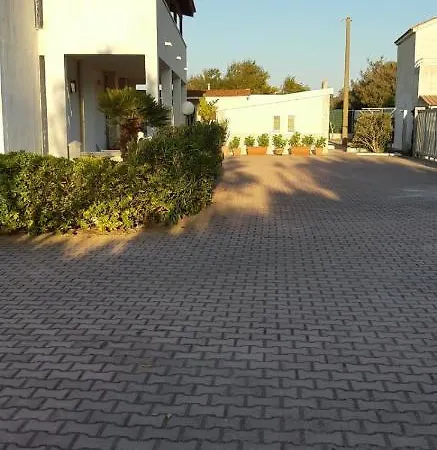 לינה וארוחת בוקר Alga Blu Sul Mare 3*