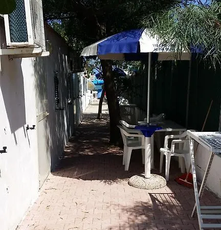 לינה וארוחת בוקר Alga Blu Sul Mare ויאסטה