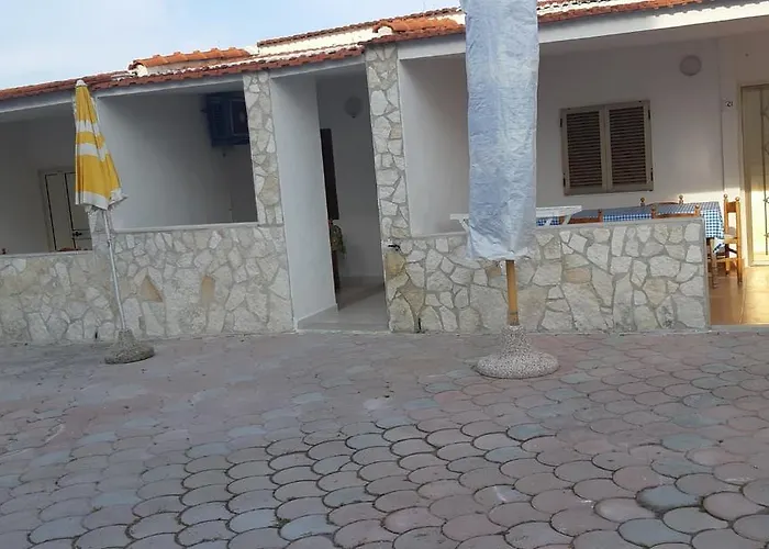 Alga Blu Sul Mare לינה וארוחת בוקר ויאסטה
